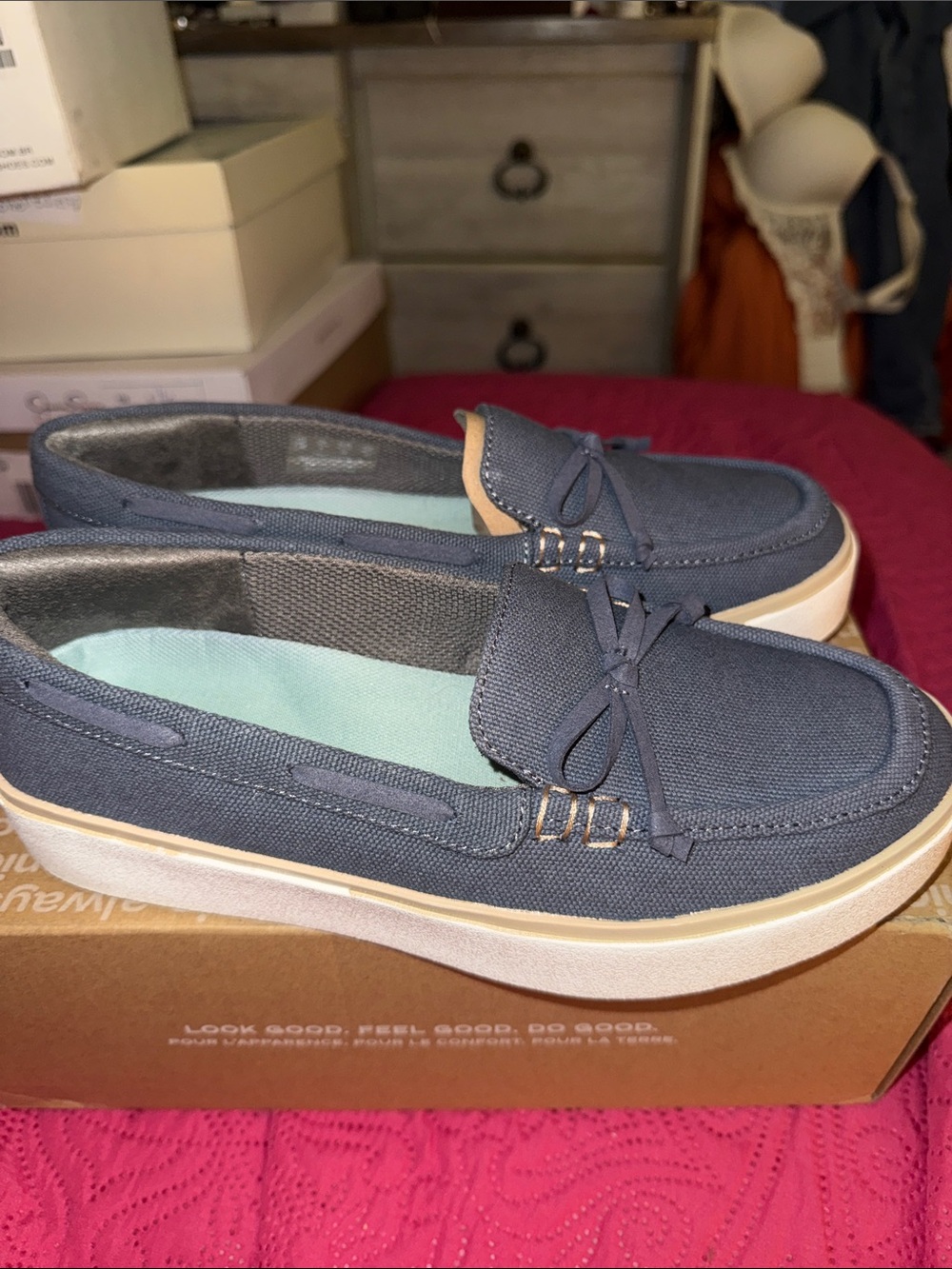 Dr. Scholl's Men's Blue Canvas Slip-On Boat Shoes with Tan Trim - Picture 2 of 2